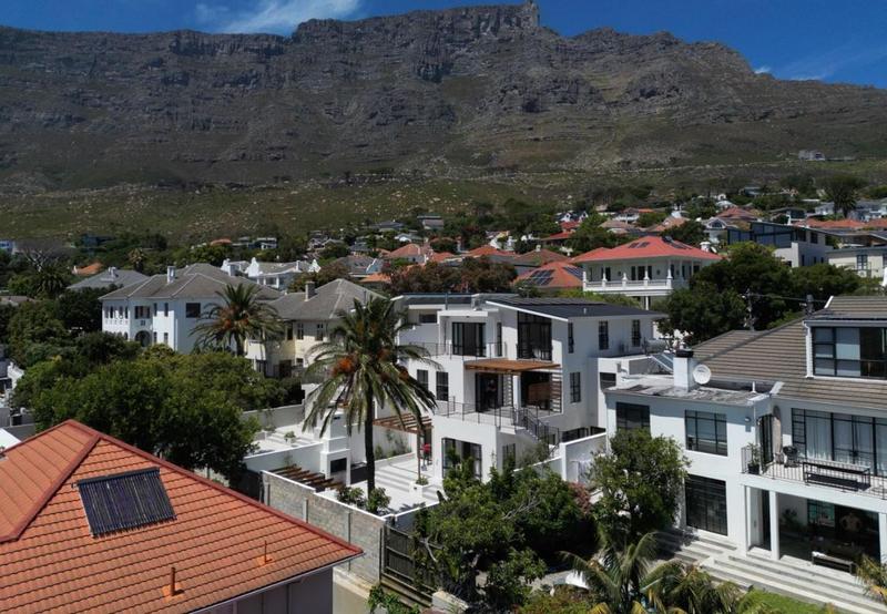 4 Bedroom Property for Sale in Oranjezicht Western Cape